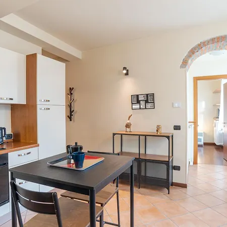 Apartment Cozy With Balcony- Center!