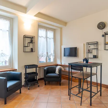 Apartment Cozy With Balcony- Center!