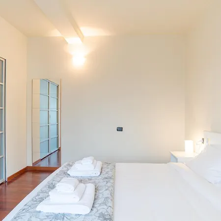 Apartment Cozy With Balcony- Center! Como