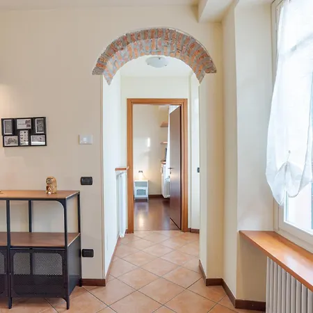 Apartment Cozy With Balcony- Center!