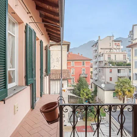 Apartment Cozy With Balcony- Center!