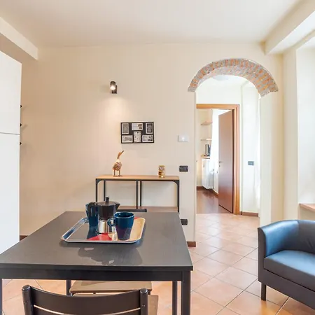 Guesthost - Cozy Few Steps To Center